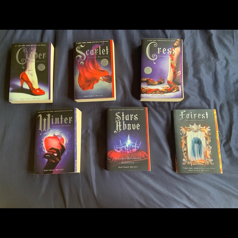 BOOKS The Lunar Chronicles